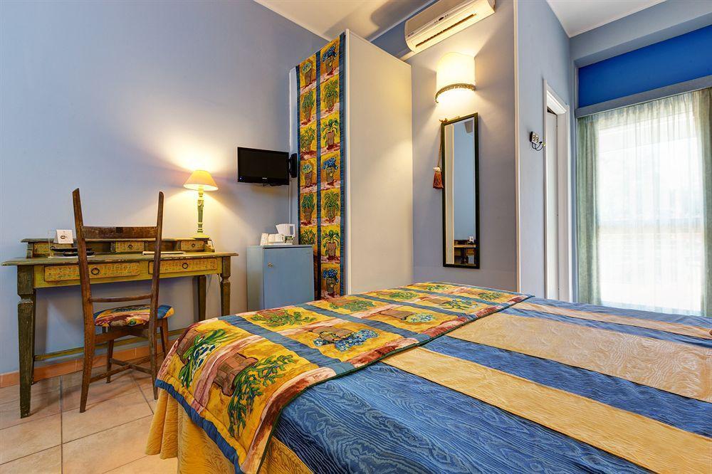 Hotel Villamare Fontane Bianche Exterior photo
