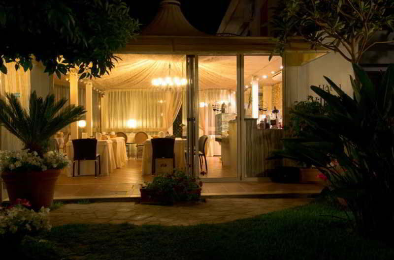 Hotel Villamare Fontane Bianche Exterior photo