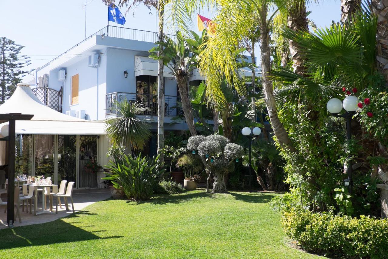 Hotel Villamare Fontane Bianche Exterior photo
